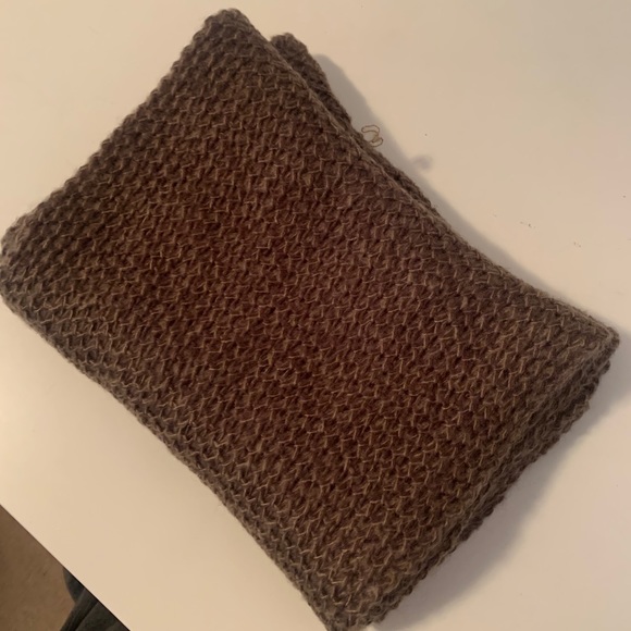 Matte Brown Knitted Infinity Scarf ♾ 🧣 - Picture 2 of 2
